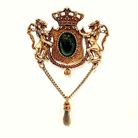 Regal 1928 Gold-Tone Crest Brooch with Emerald Accents - Picture 6 of 6